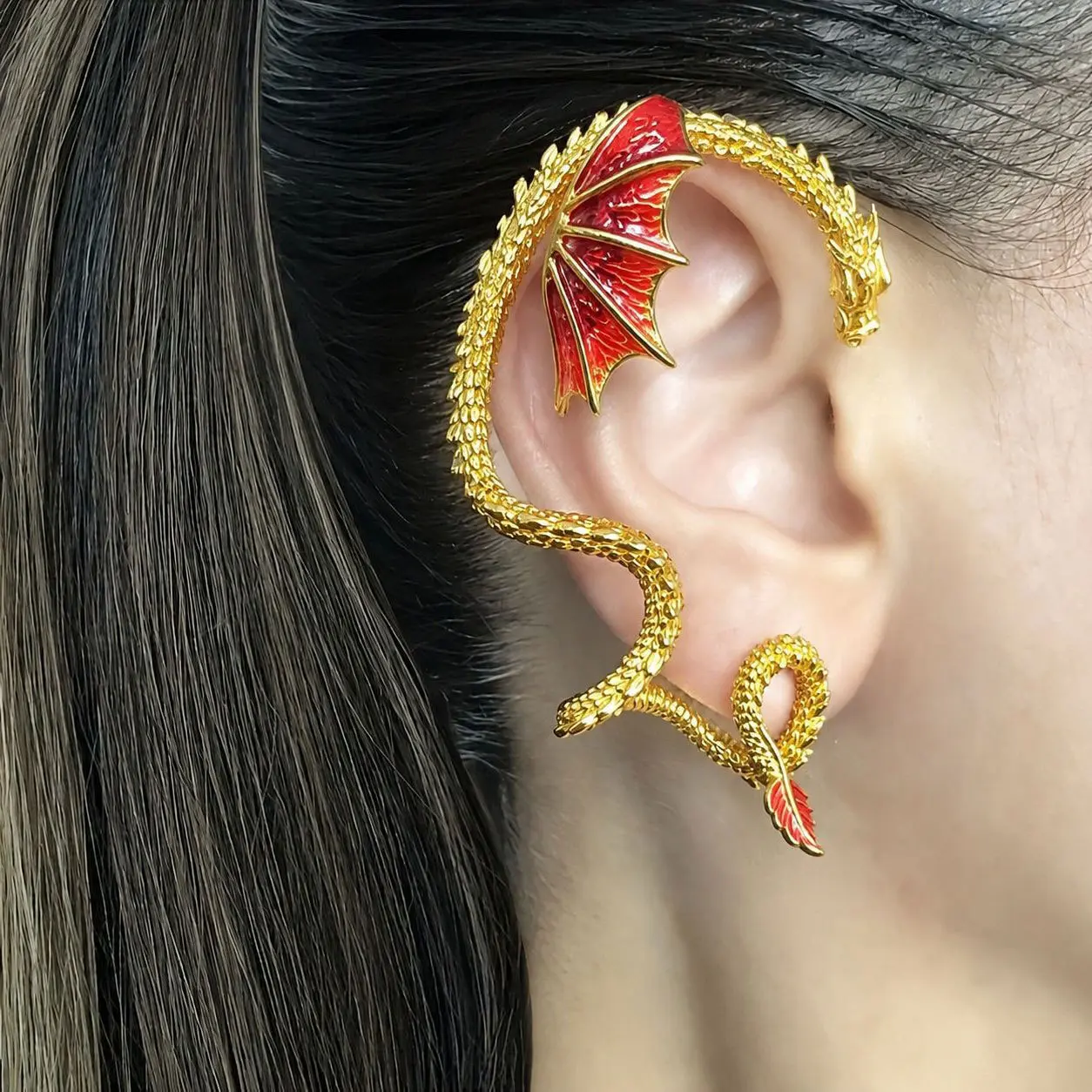 Halloween Personality Dragon Ear Cuff for Women Gothic Vintage Enamel Dragon Wrap Earring Non‑Pierced Ear Jewelry For Cosplay Party Costume Dress‑up