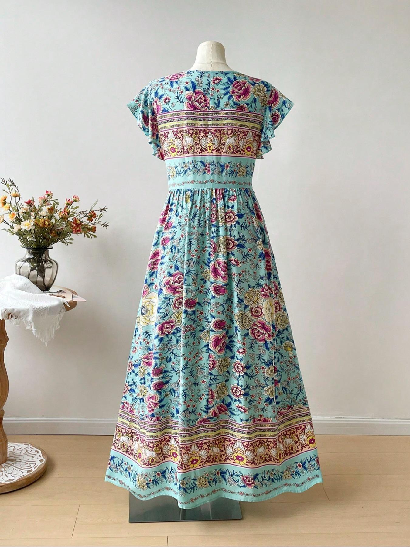 Plus Size Floral Print V-Neck Maxi Dress, Boho Fashion Casual Short Sleeve Dress for Daily Vacation Wear, Women's Clothing for All Seasons, Bohemian Sundress