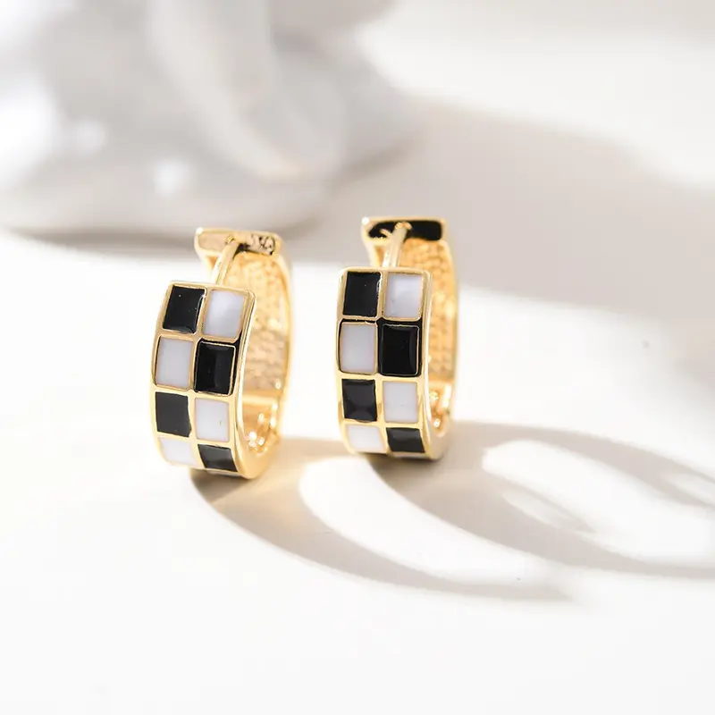 Women’s Checkerboard Hoop Earrings, Gold Plated Black & White Enamel Earrings, Trendy Retro Huggie Earrings, Minimalist Fashion Jewelry for Everyday Wear