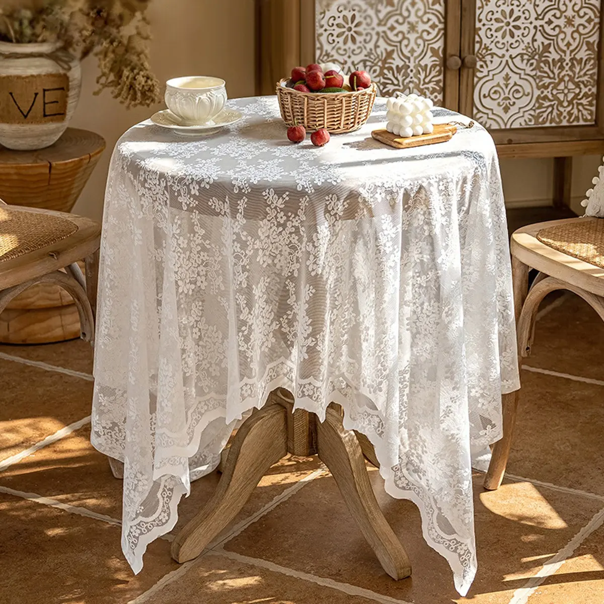 Floral Lace Round Tablecloth, Cozy Country Style, Home Festive, Soft Transparent Fabric, Ideal for Small Round Furniture, Party Decorations & Table Setting