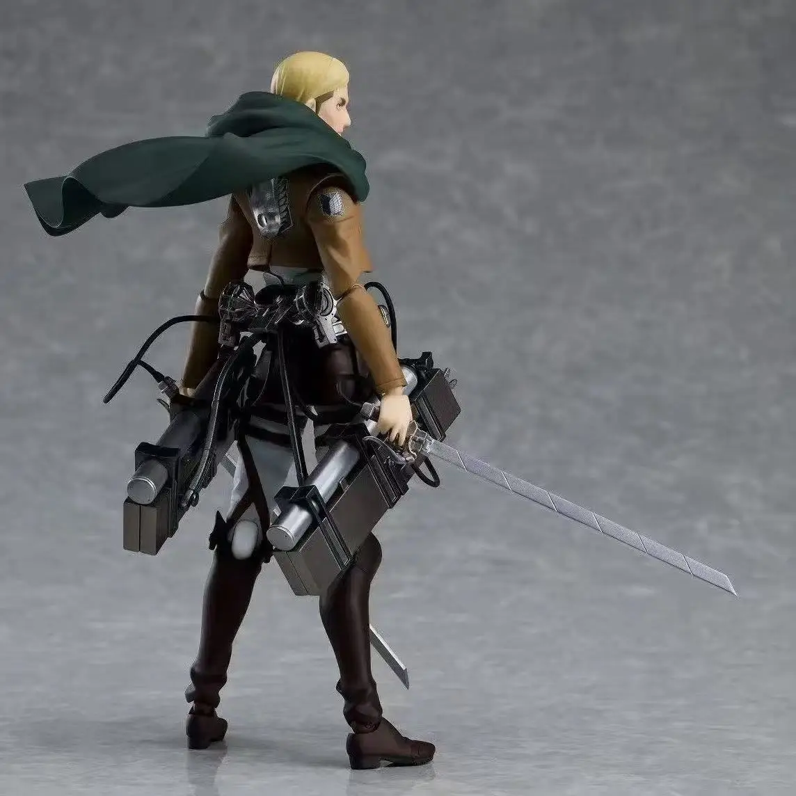 Figma 446 Attack On Titan Erwin Smith In Stock Anime Action Figure Collectible Model Toys For Fans Collection Desktop Decoration