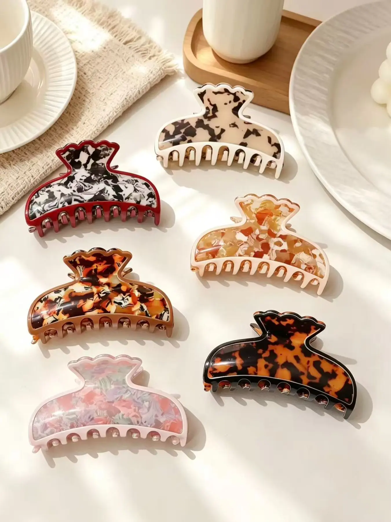 6 Pack Vintage Acrylic Hair Claw Clips, Tortoiseshell Marble Pattern Large Non‑Slip Hair Shark Clips, Aesthetic Elegant Hair Accessories for Women Girls Daily Work Party