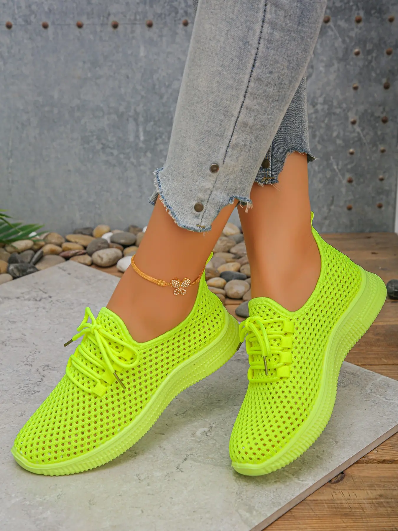 Women Hollow Mesh Sneakers, Lace Up Low Top Walking Shoes, Lightweight Casual Daily Running Trainers, Solid Color Round Toe Outdoor Travel Sport Shoes for Ladies Multiple Bright Color Options