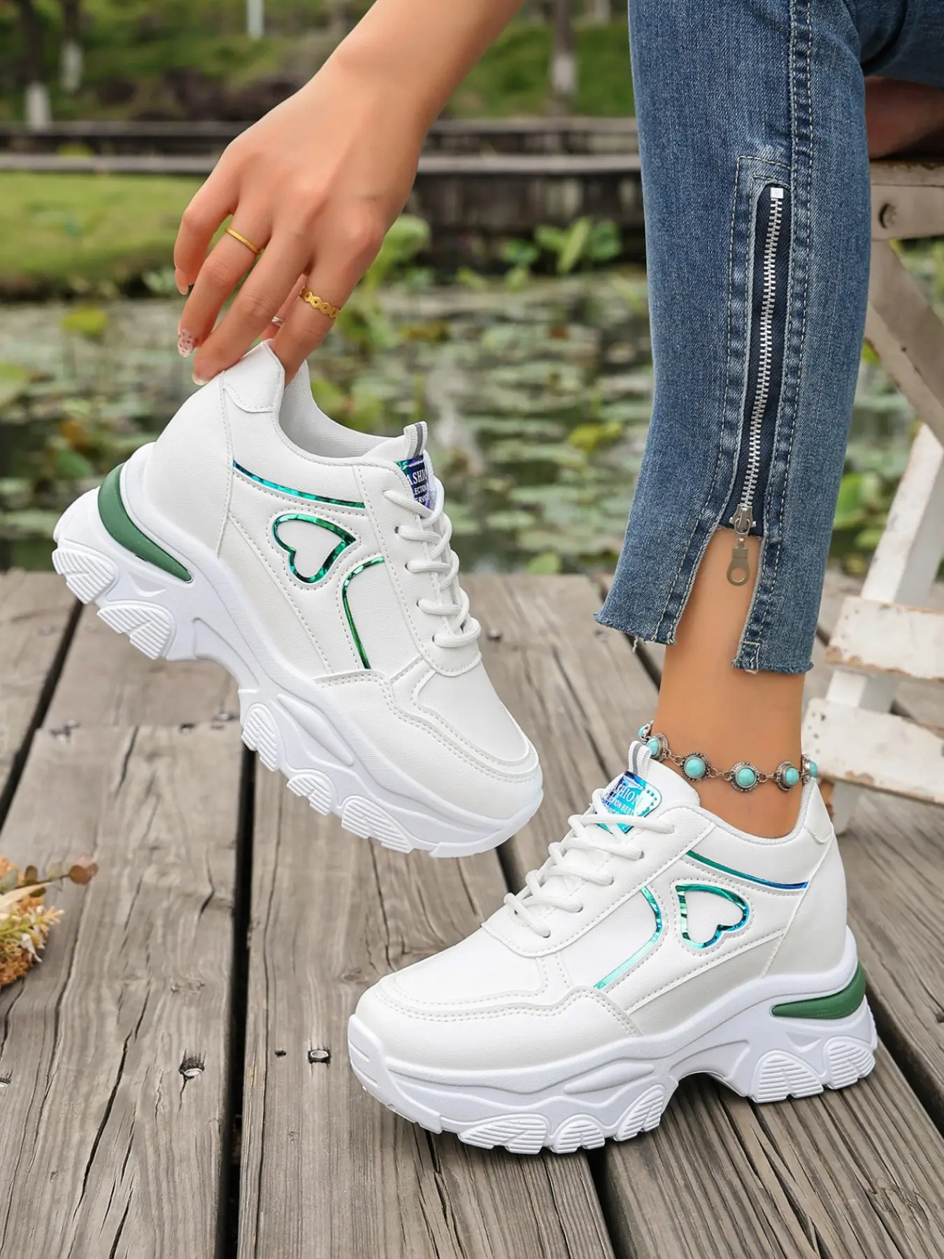Women Hidden Wedge Platform Sneakers Holographic Heart Detail Lace‑Up Thick Sole Casual Shoes For Back To School Daily Shopping Travel