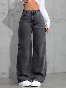 Stylish Women's Straight Leg Slim Fit Jeans with Buttons and Zipper, Comfortable Everyday Wear, Perfect for Casual Style in All Seasons