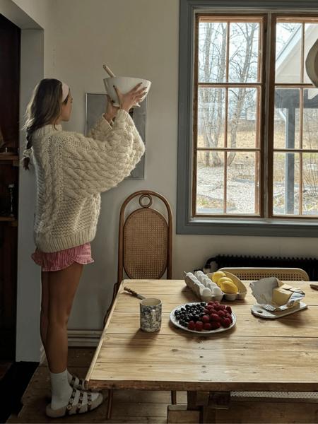 Women's Fashion Design Loose Regular Pullover Sweater, Chunky Knit Cable Style Perfect for Autumn & Winter, Stylish Women's Knitwear