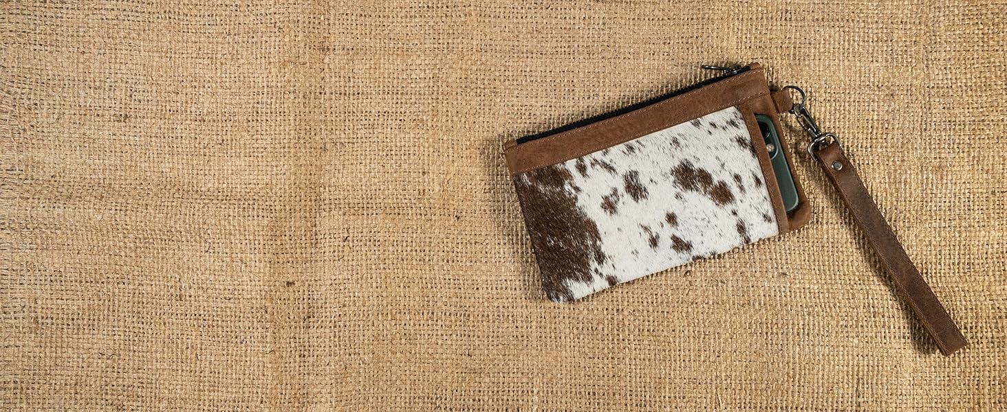 Ring Case Handmade from Full Grain Leather, Engagement Pouch, Bride & Groom Jewelry Storage, Marriage Travel, Ring Bearer, Proposal Ring Holder - Furry