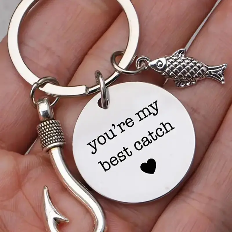 Fashion Letters Heart Print Round Keychain, with Fish & Fish Hook Charm Decor, Stainless Steel Keychain for Men and Women, Car Keys and Bag Decoration, Personalized Heart Tag