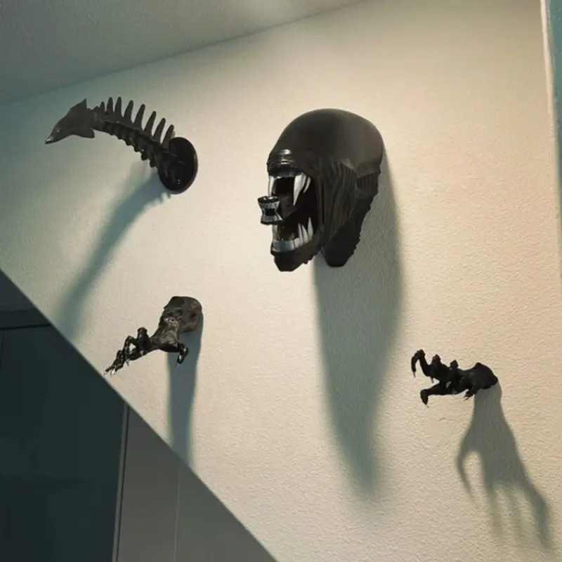 Alien Demon Monster Wall Decoration, Alien Warrior Hanging Ornament, Halloween Decor, Best Christmas Gift, Foam Material