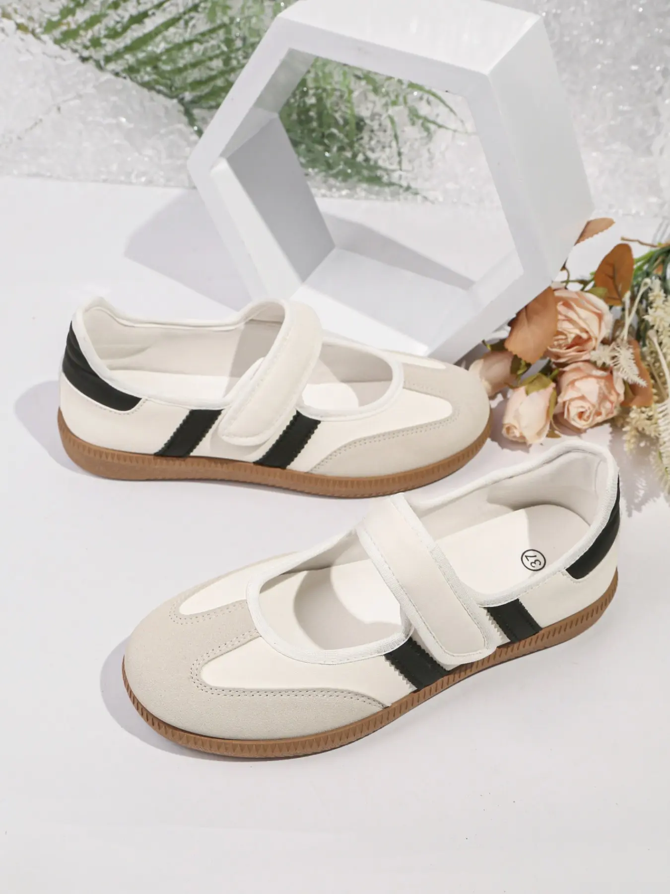 New Summer Women's Velcro Casual Shoes, Soft Leather Material, Breathable Design, Comfortable Daily Wear, Plain Pattern, Less Than Ankle Height