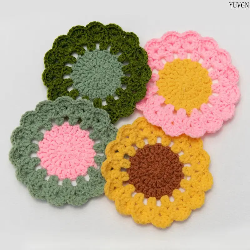 4 Pack Handcrafted Daisy Shaped Coaster Set, Floral Heat Resistant Table Placemat, Stylish Desktop Decor Ornament, Multipurpose Table Accessory for Household Daily Decor