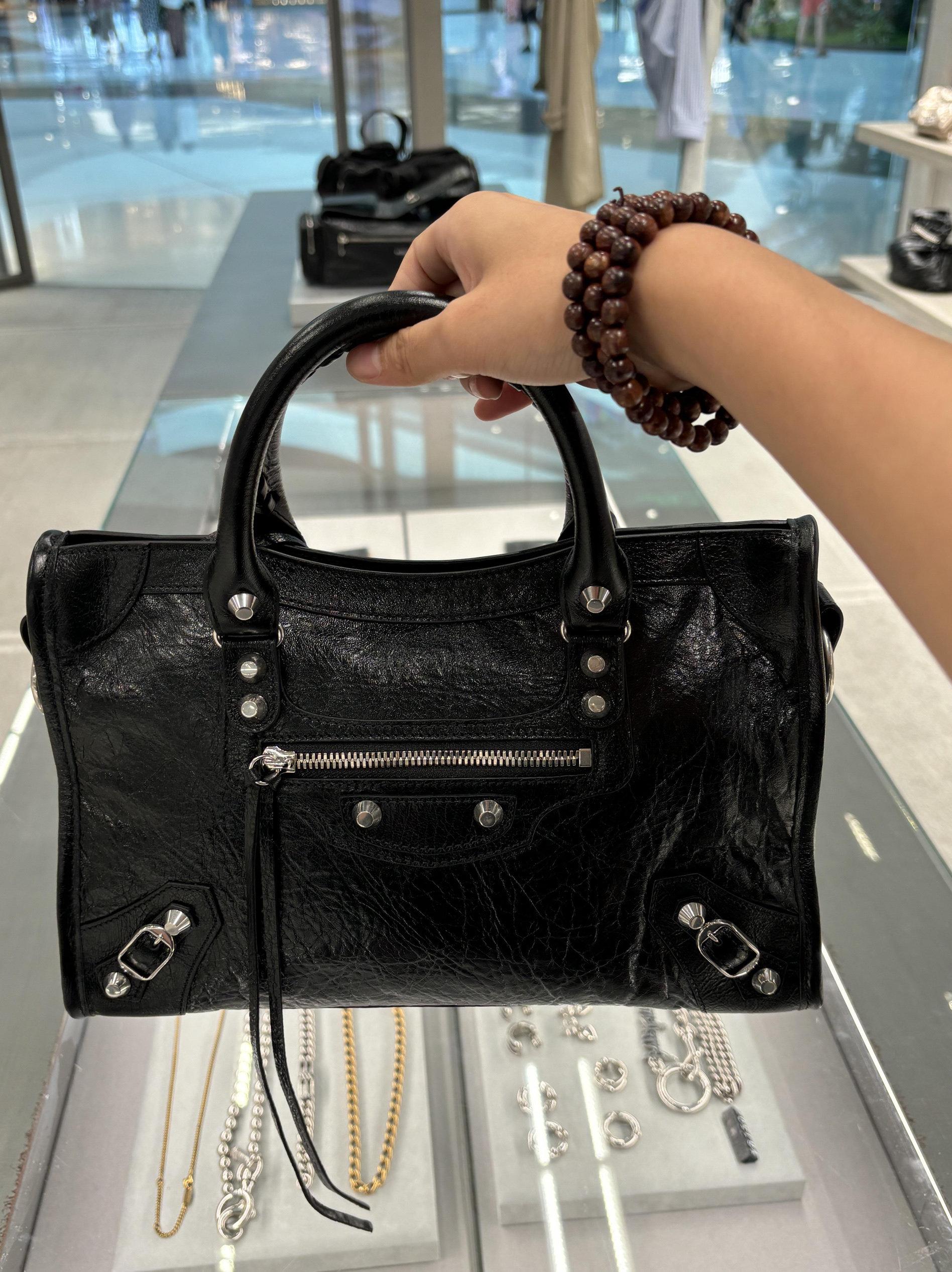 New Arrival Rivet Pillow Bag - Ins Motorcycle Style, High-End Large Capacity, Shoulder/Crossbody/Handheld for Trendy Cool Girls