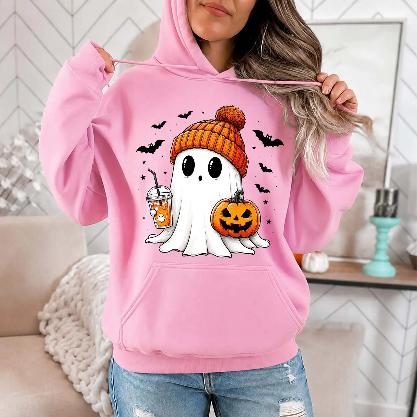 Women’s Halloween Cute Ghost Graphic Hoodie, Pumpkin Drink & Bat Print Pullover Sweatshirt, Cozy Long Sleeve Fall Top with Front Pocket, Spooky Autumn Hoodie for Halloween Parties, Pumpkin Patch Trips, Coffee Runs & Weekend Wear