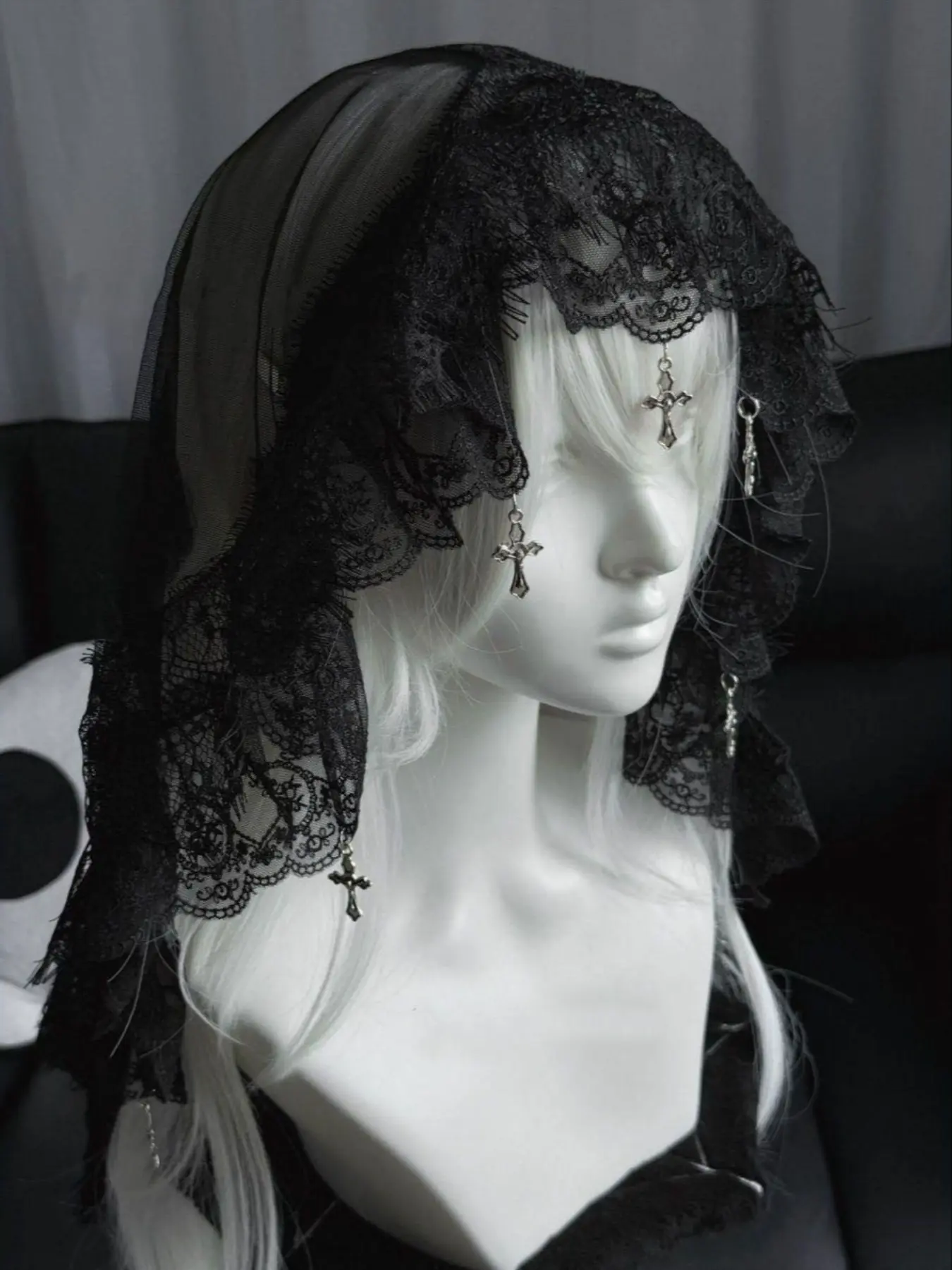 Gothic Lolita Cross Pendant Lace Veil, Vintage Nun Headscarf, Dark Halloween Photo Prop, Gothic Fashion Accessory, Retro Style
