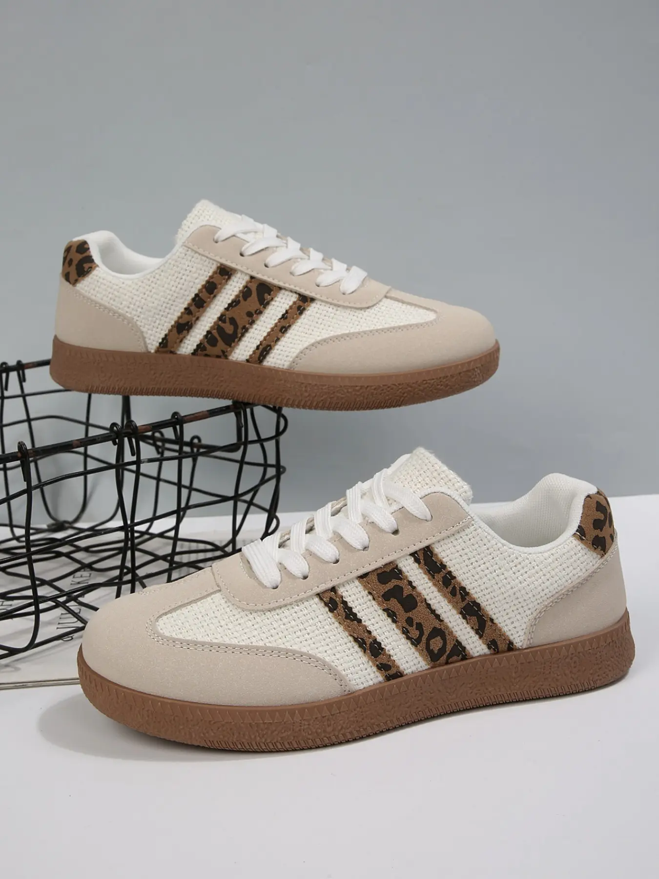 Breathable Leopard Print Women's Sneakers, Anti-Slip Flat Sole, Vintage Style, Sporty Design, Perfect for Spring and Summer, Casual Low Top