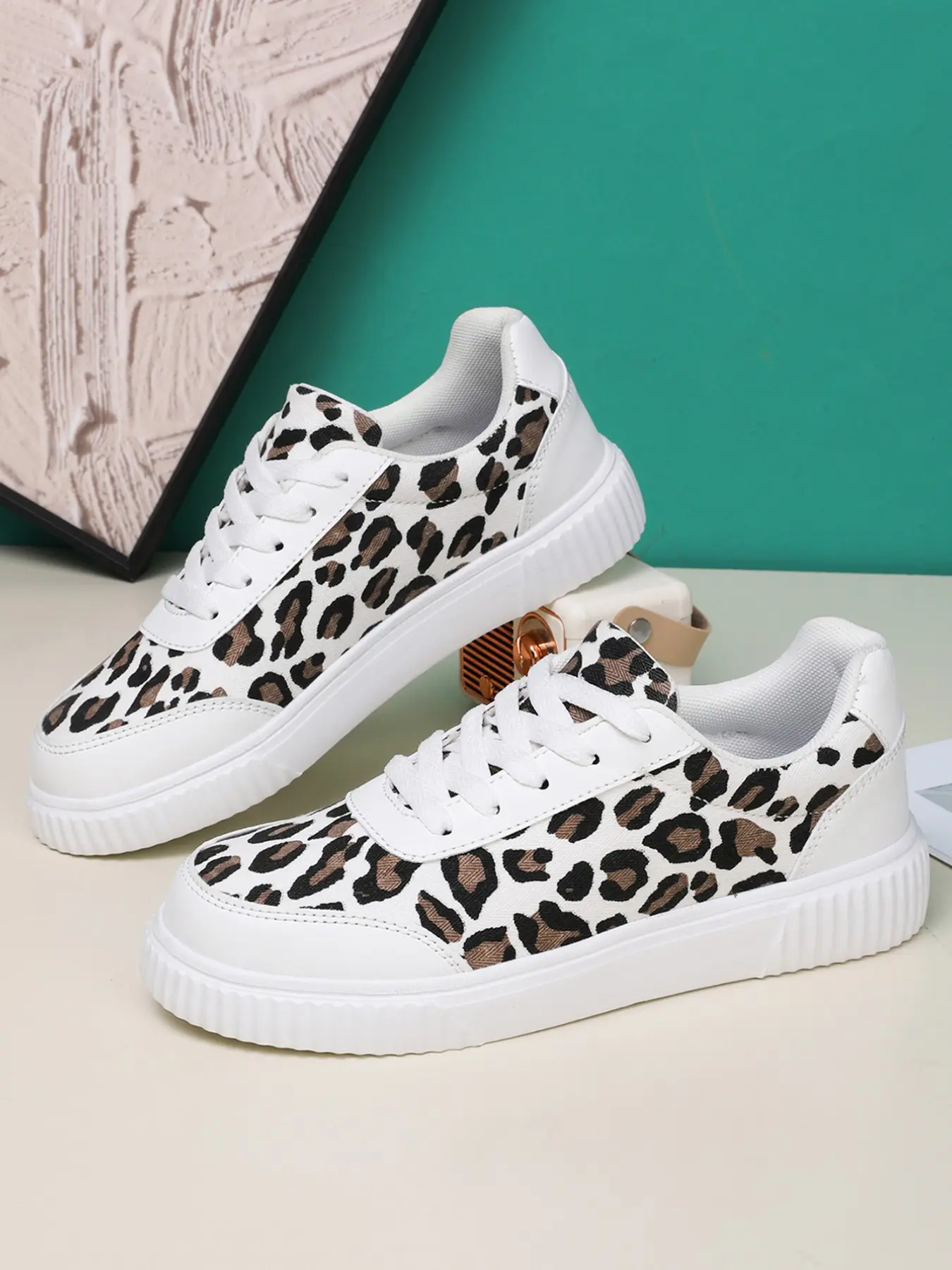 Vintage Leopard Print Thick Sole Casual Sneakers Trainer, Unisex Fashion Canvas Shoes, Breathable Mesh, Rubber Sole, All Seasons, Comfortable & Durable