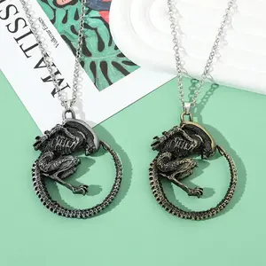 Horror Movie Alien Figure Mask Necklace Predator Head Pendant Necklace Men Jewelry Collier