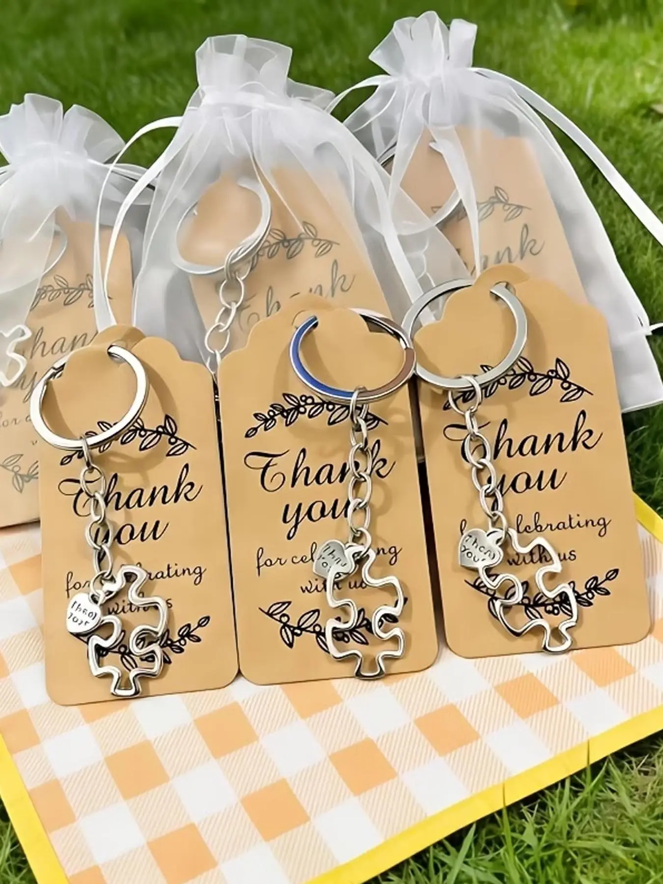 6 Sets Jigsaw Puzzle Keychain Set, Team Appreciation Keychain, Metal Jigsaw Puzzle Pendant, Gratitude Team Keychain, Creative Jigsaw Puzzle Accessory "Thank You" Themed Keychain - Includes 6 Keychains/6 Cards/6 Organza Bags