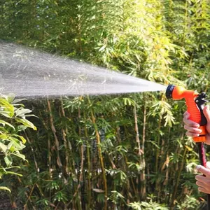 High-pressure sprinkler gun with adjustable nozzle, multi-purpose, suitable for gardening, car washing and yard cleaning, durable and light, orange and black anti-slip handle, universal thread easy to install, suitable for outdoor cleaning.