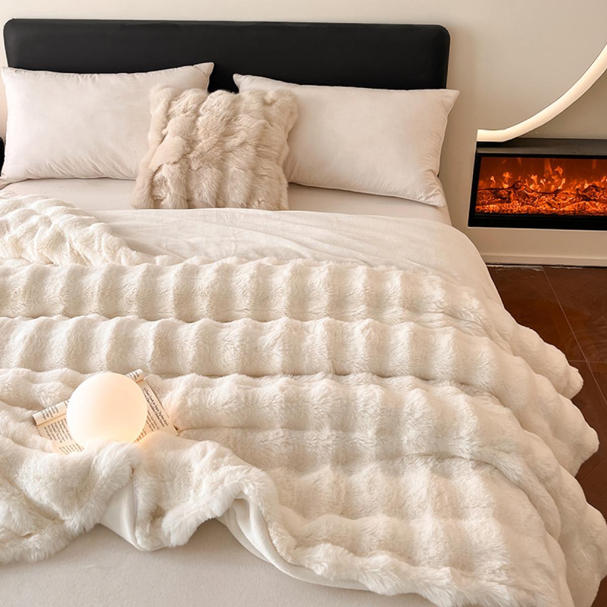 Solid Color Faux Rabbit Fur Blanket, Soft Fluffy Blanket, 1 Count Soft Comfy Skin-friendly Warm Throw Blanket, Bedding Supplies for Home Bedroom Living Room Dormitory, Comfortable Plush Blankets