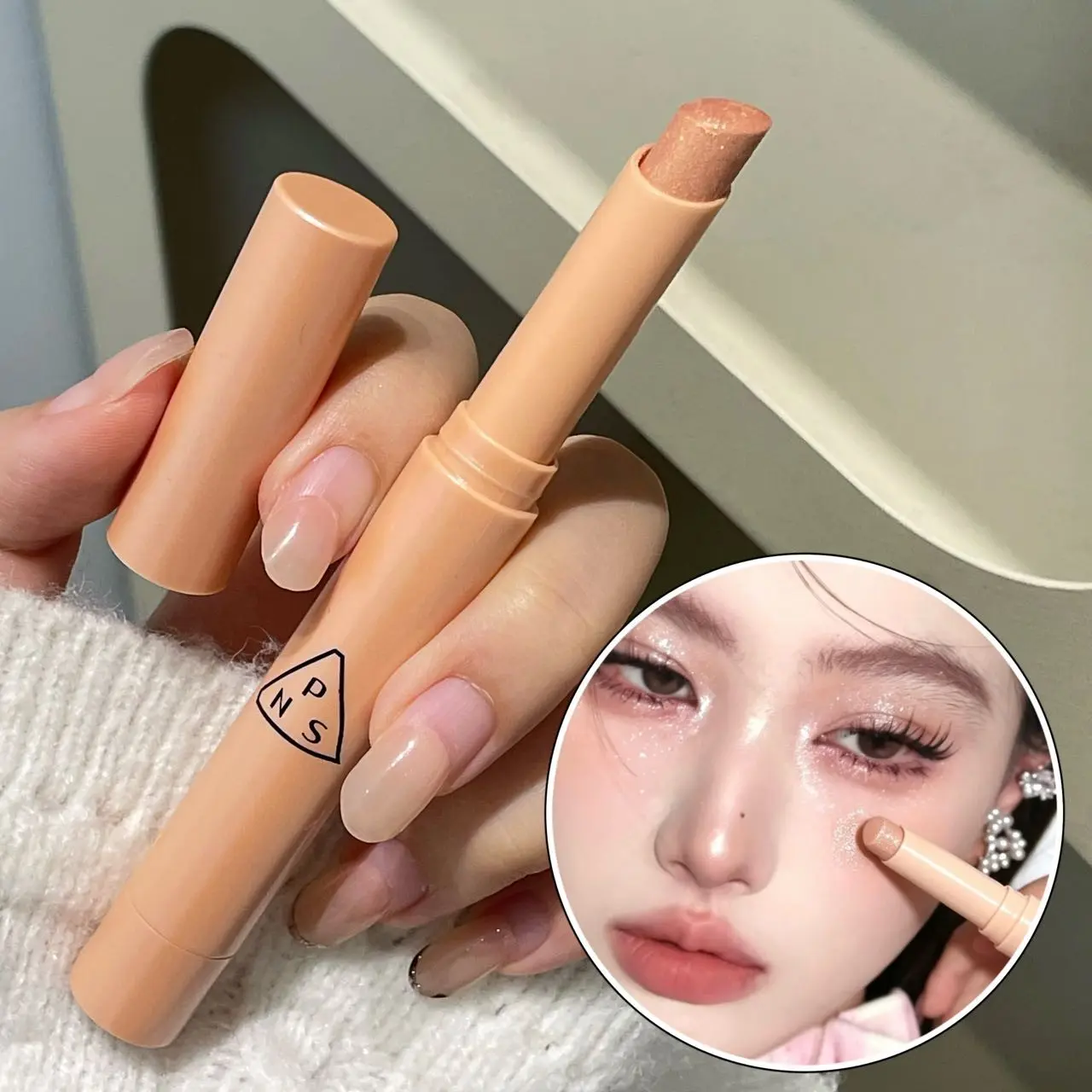 Multicolor Macaron Glitter Eyeshadow Stick, Hydrating Transparent Fine Shimmer, Quick Highlighter for Under Eye and Brow Bone, Beginner-Friendly Clear Diamond Makeup