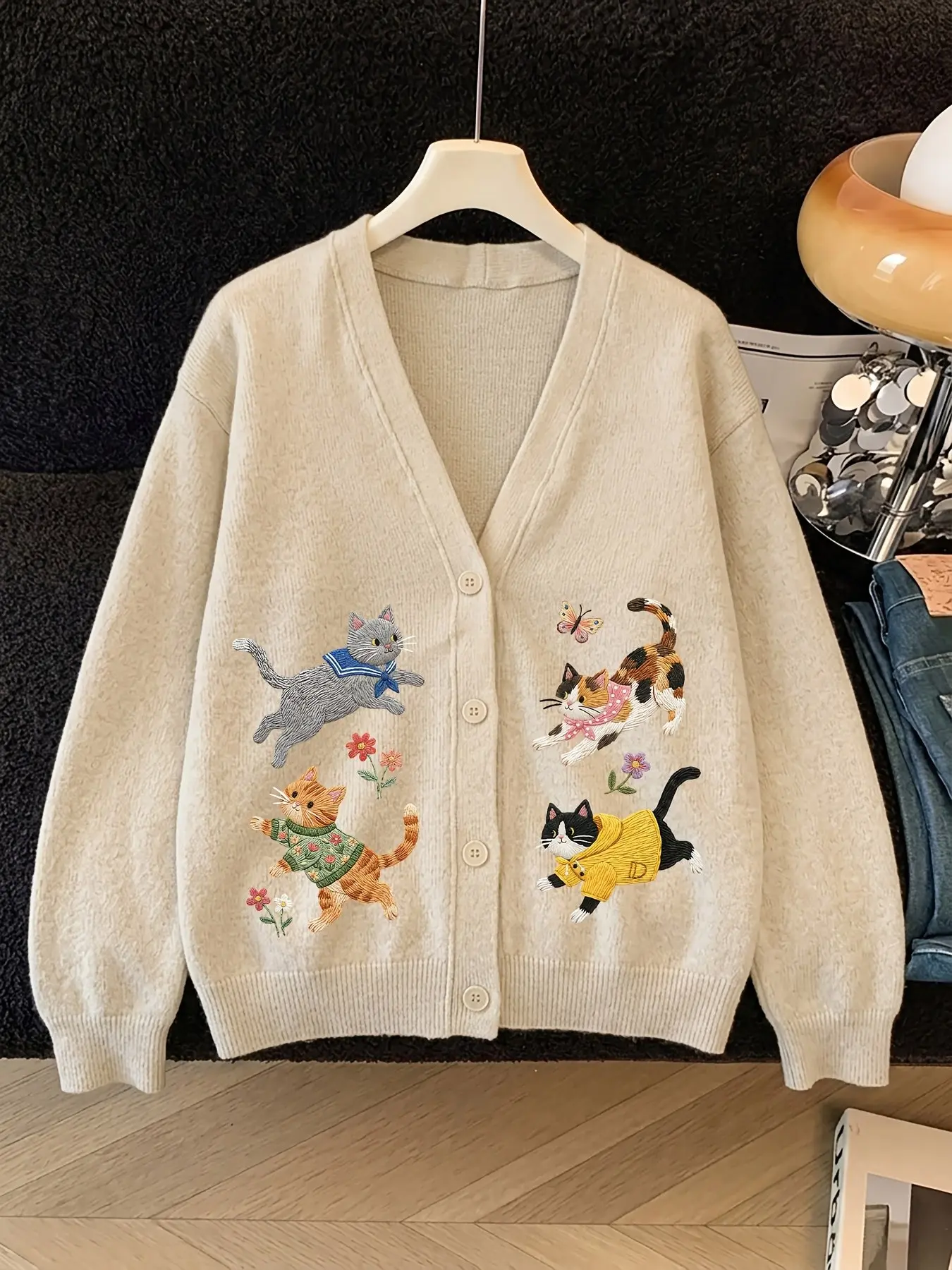 Women Cute Cat Embroidery V‑Neck Knit Cardigan Casual Long Sleeve Button Down Loose Sweater Coat Fall Winter Soft Knitting Knitwear Outwear