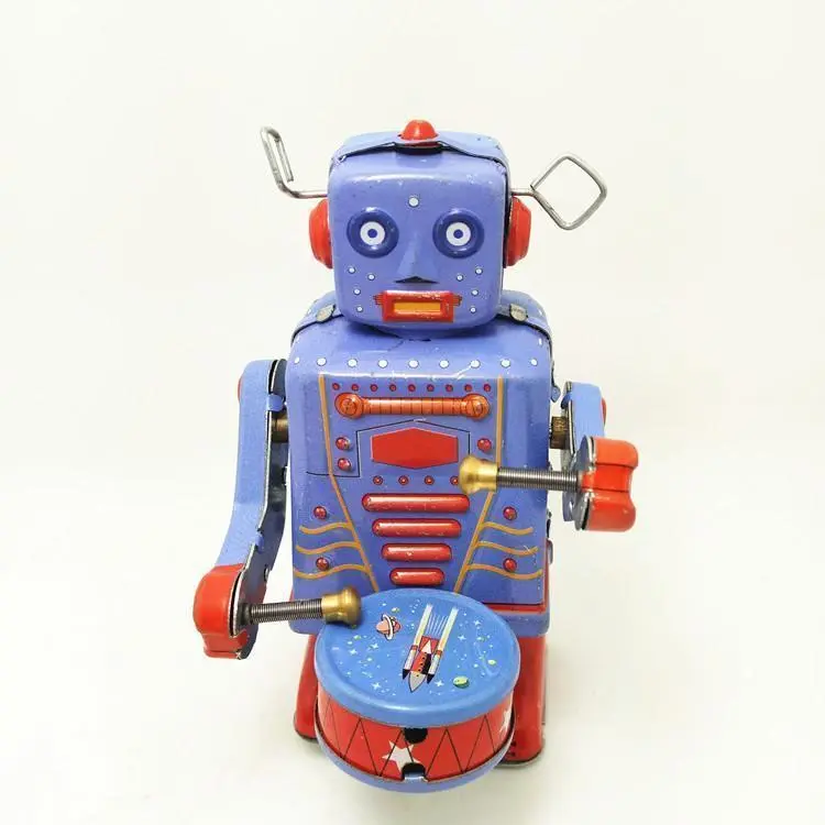 Metallic Retro Wind-Up Tin Robot with Gong Drum, Hand-Made Nostalgic Mechanical Clockwork Toy (Height 9.5cm) for Children and Adult Christmas Gift Collection & Fun Playtime, Nostalgic Toy, Working Clockwork Motor