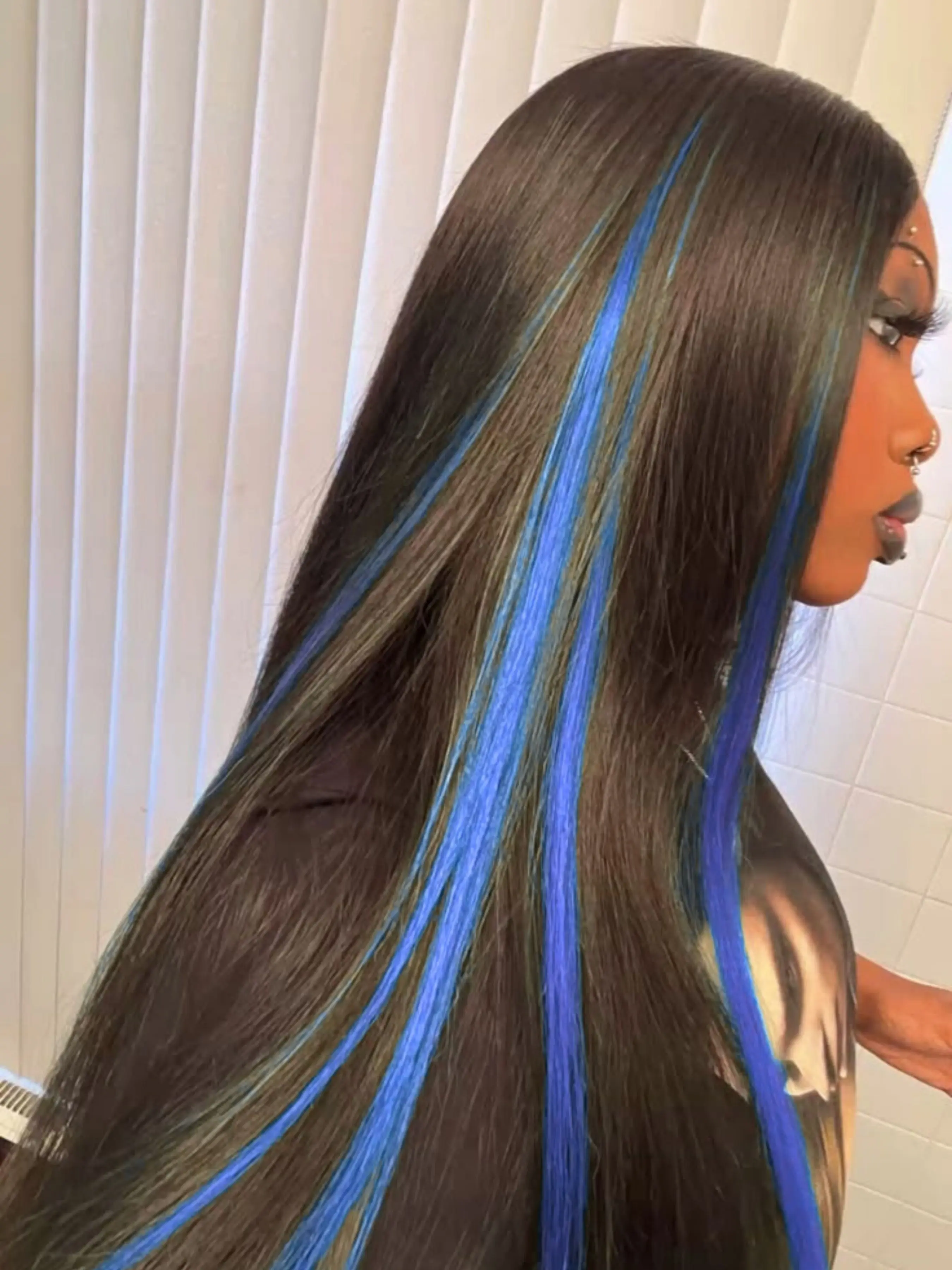 200% Density 28 Inch 13X4 HD Transparent Ombre blue Lace Front Wigs Long Straight, Bone Straight Wigs, Synthetic Heat Resistant Fiber Hair