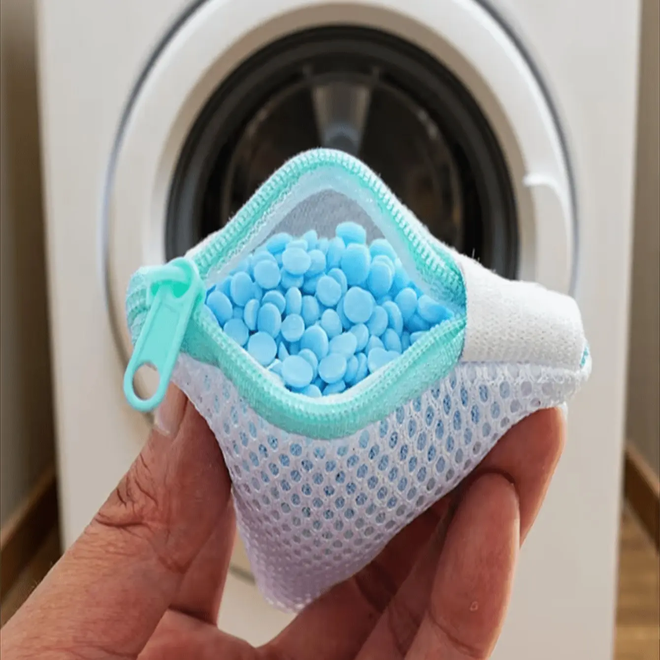 2 PCS Reusable Zipper Laundry Soap Bag, Laundry Bags, Triangle Mesh Design, Fragrance Beads Compatible, Strong Cleaning, Easy to Clean, Perfect Gift
