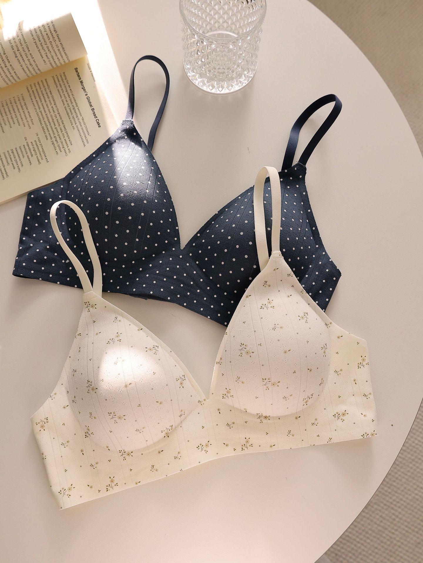 Girly Concept Soufflé Breathable Triangle Cup Bra Wireless Push-Up Comfortable Anti-Sagging Bra OB113