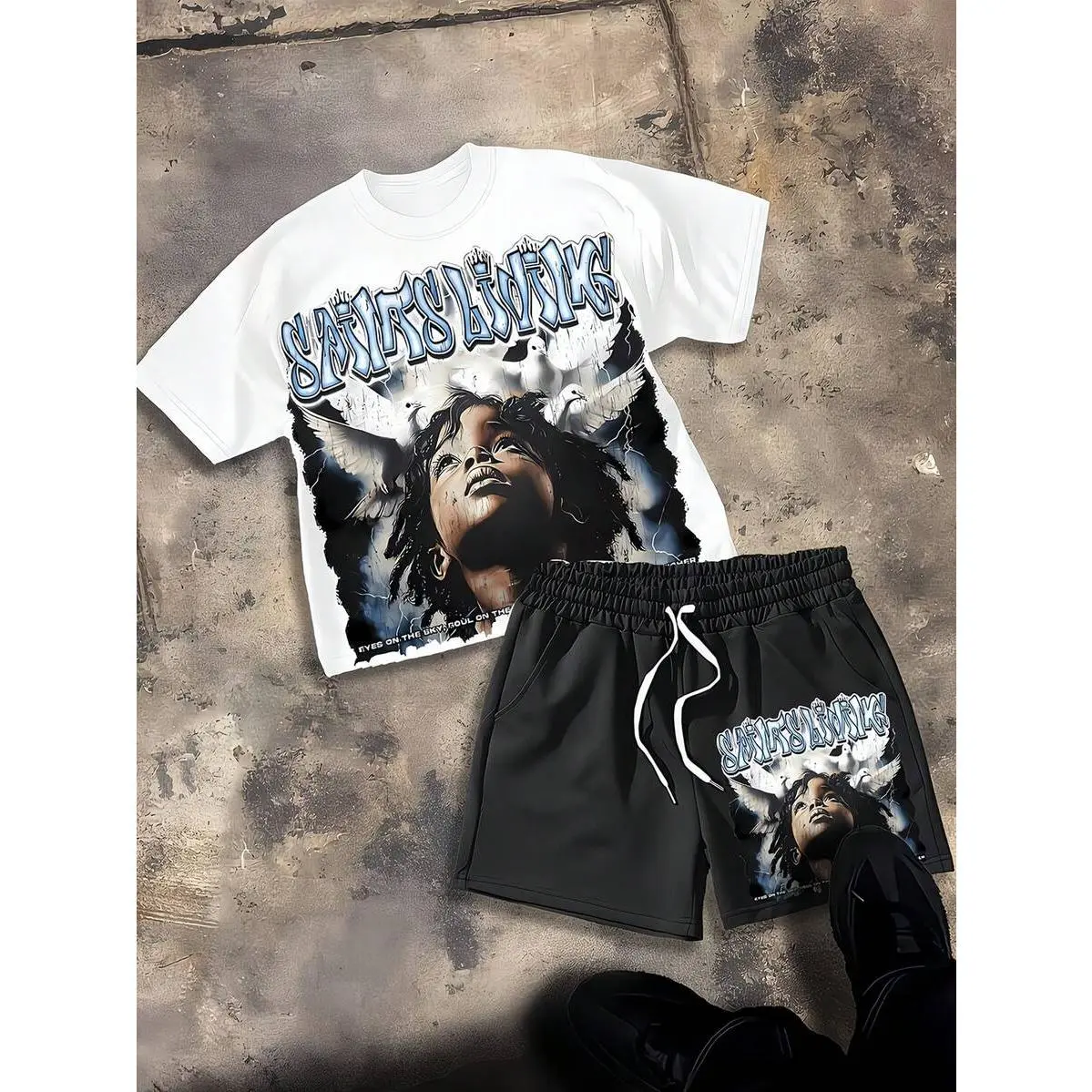 (Two-Piece Set) Crew Neck 180g Pure Cotton Short-Sleeved T-Shirt And Shorts Set.The T-Shirt Features A Street Style Graphic And Letter Design.