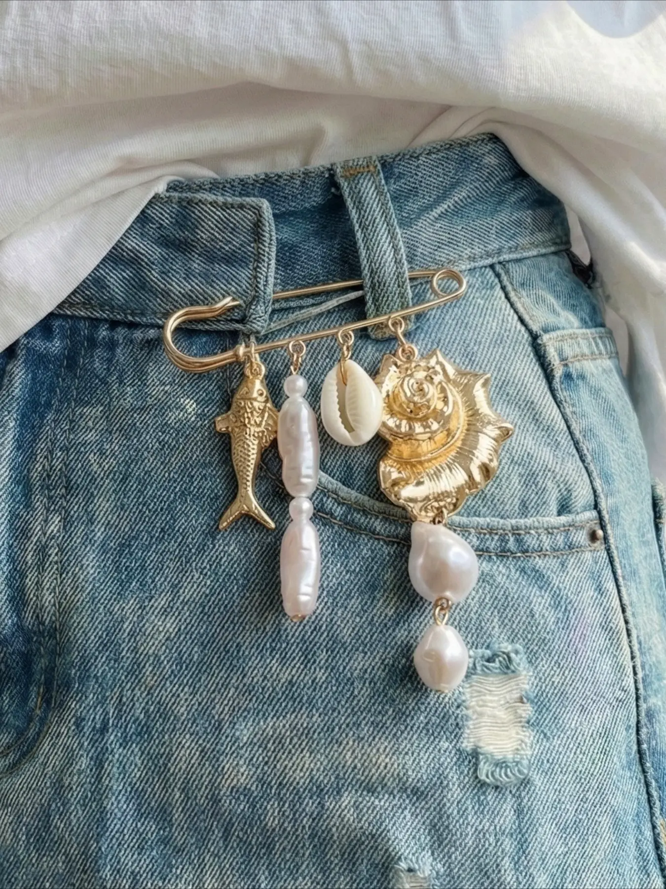 Fashionable color conch, shell, tropical fish brooch, Marine elements, tight-fitting waistband pin, cinched waistband pendan