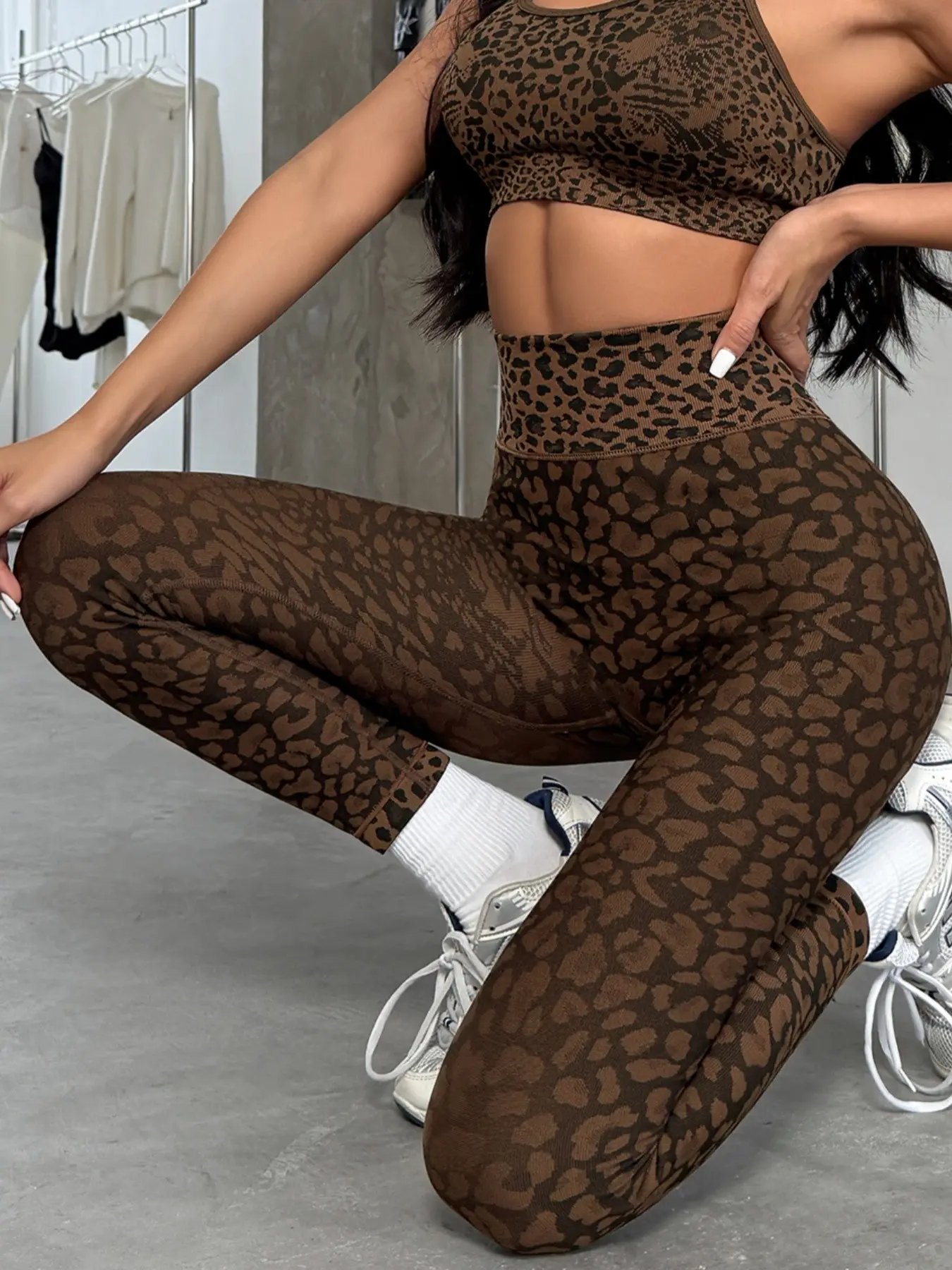 Women's Leopard Print Sporty Leggings, High Waist Activewear, Seamless Ribbed Design, Leopard Head Pattern, Ideal for Yoga & Casual Wear, Fashionable Retro Style, Workout Clothes Women