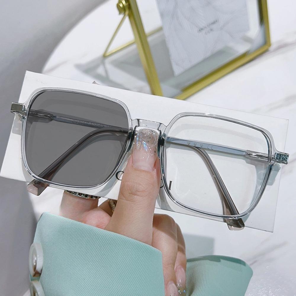 Photochromic Anti Radiation Glasses, Lightweight Metal Frame Eyeglasses for Women & Men, Fashion Eye Protection Glasses for Daily & Outdoor Use, Sunglasses For Women
