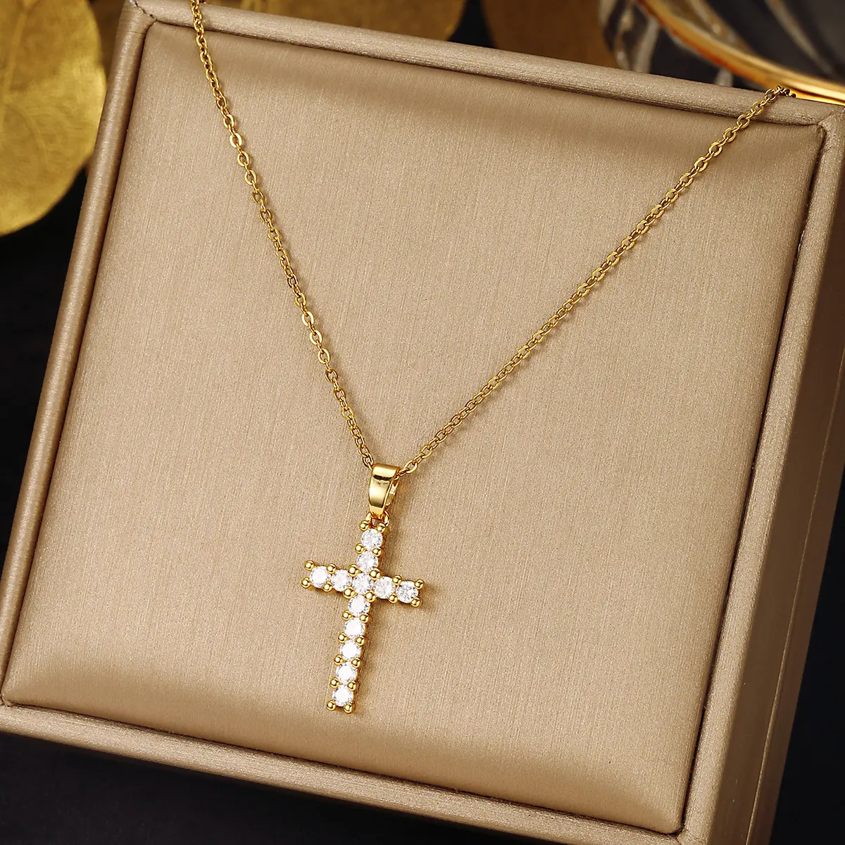 European and American style gold full diamond cross necklace, light luxury, niche design, pendant, collarbone chain accessory