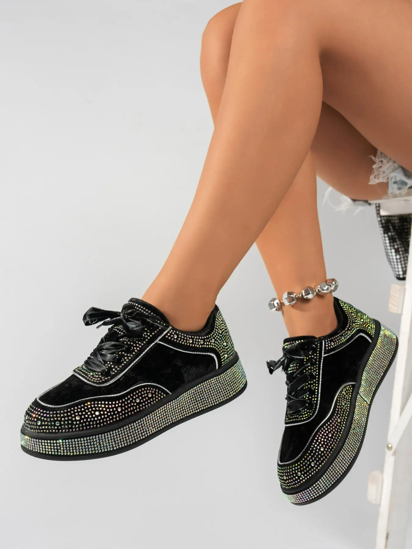 Heavy-Duty Rhinestone Flower Casual Shoes, Two Color Options, Flashy Thick Sole, Velvet Texture, Unique Design, All-Season Flat Shoes