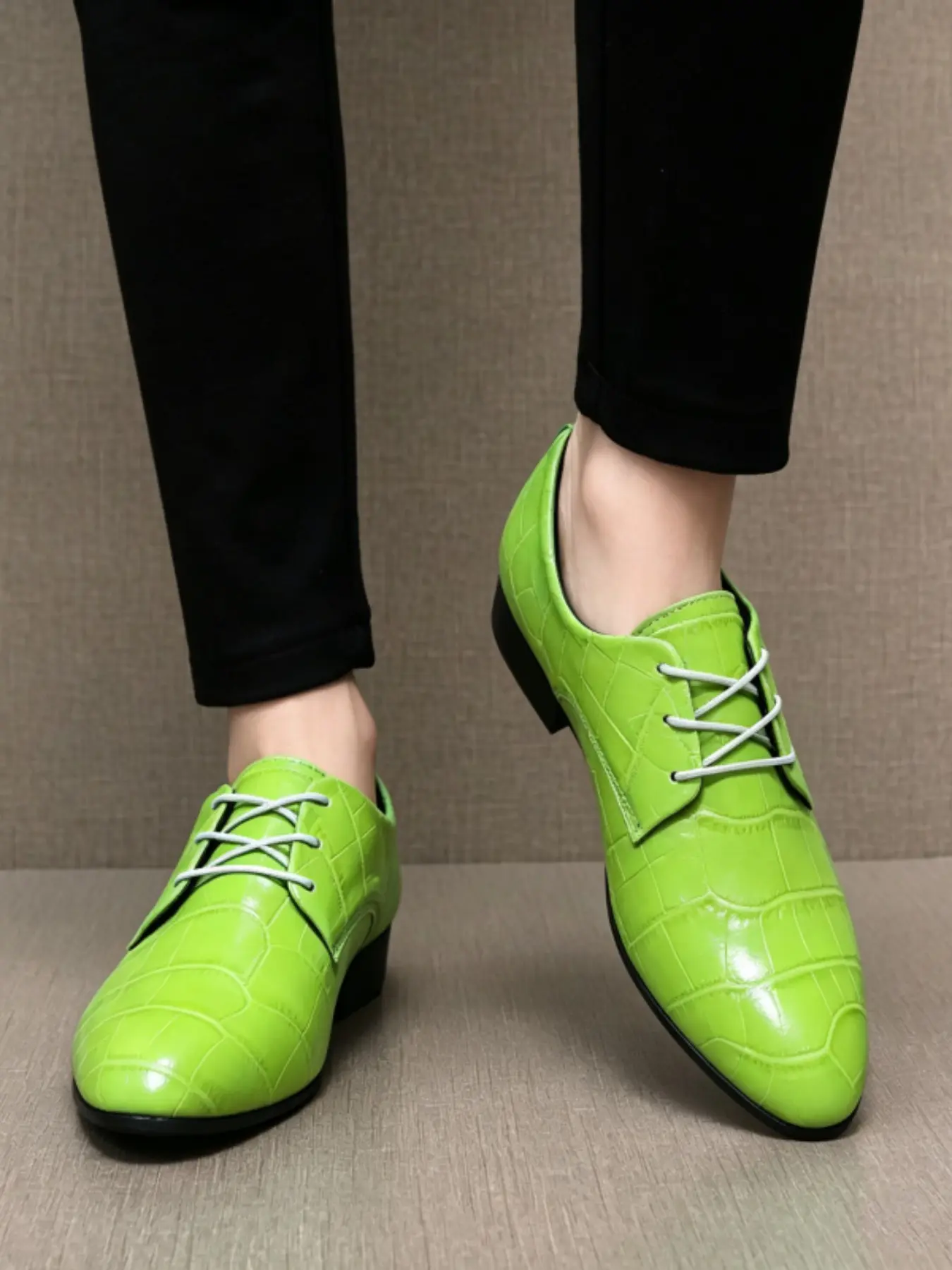 Summer Multicolor Trendy Business Casual Shoes, Plaid Embossed Pointed Toe Anti-Slip, Youth Nightclub Party Large Size Single Shoe