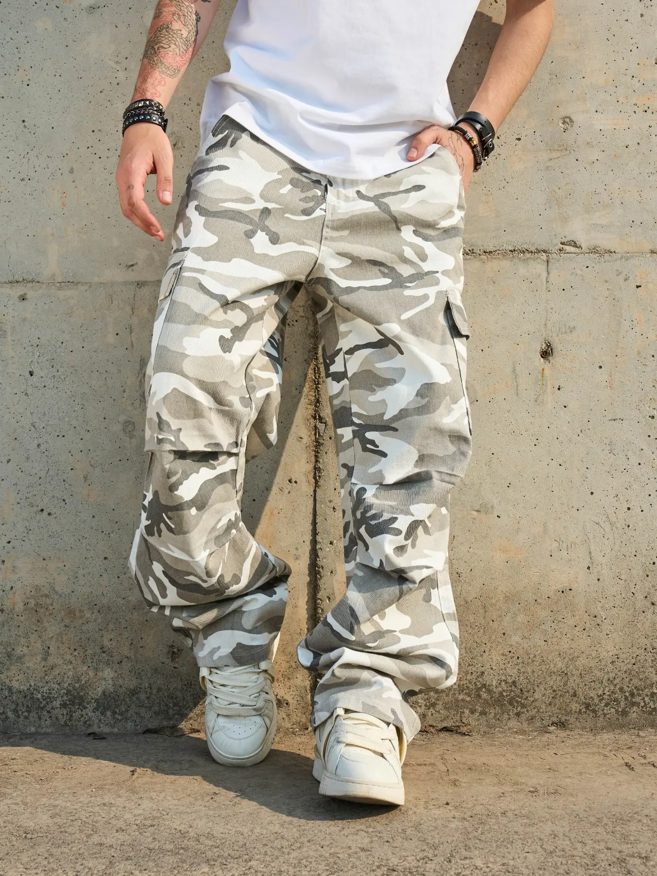 American Vintage Camo Jeans, Streetwear Denim, Casual Washed Denim, Large Pockets, Straight Leg Workwear Pants, Cool Vibe Casual Pants, All Seasons