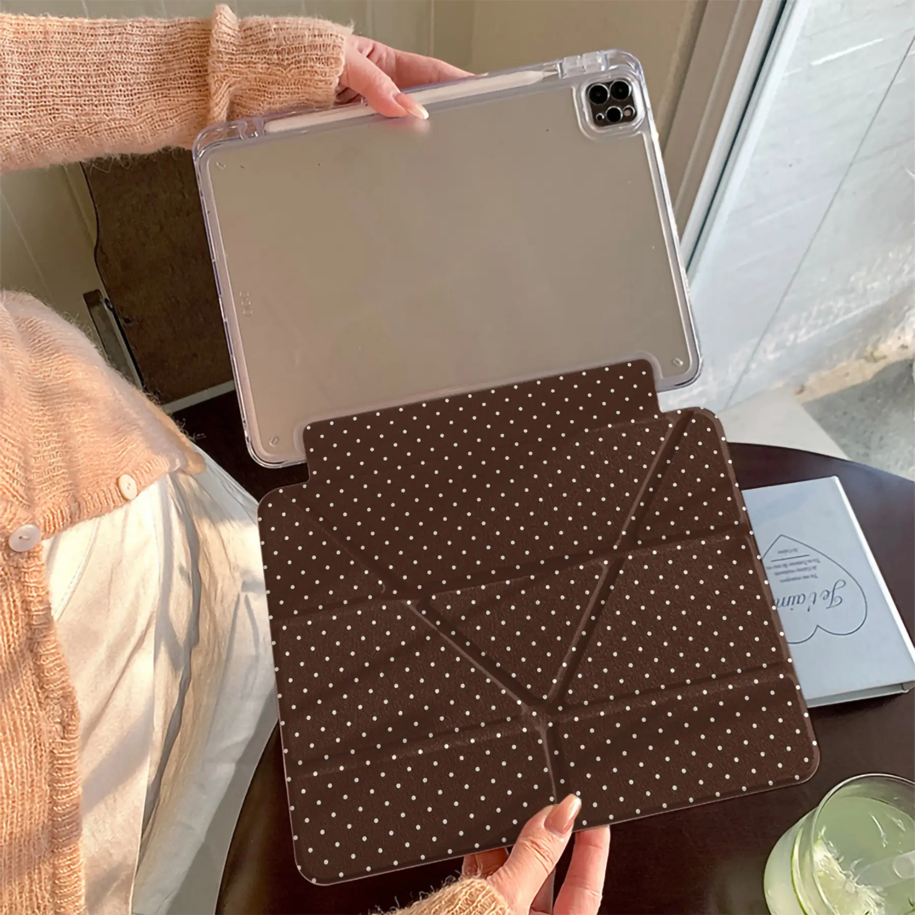 Brown small polka dot tablet protective case, Ipad Protective Casing is suitable for iPad 11th generation (A16), iPad 10th generation, pro, air, 11 inch, with pen slot, anti-bending, male and female tablet protective case, Ipad Covers, birthday gift.