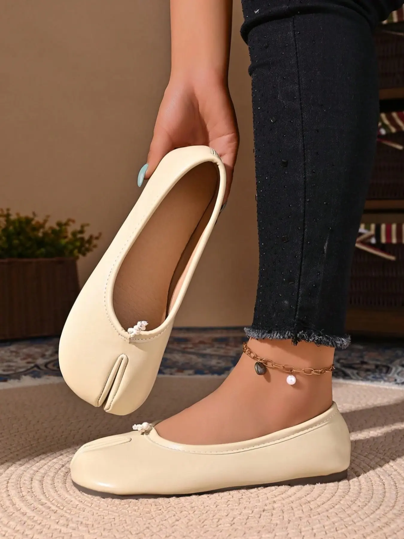 Women's Round Toe Split-Toe Flat Loafers, Slip On Flats, Coffee Apricot Colors, Casual Style for Office and Outdoor, Spring Summer Wear