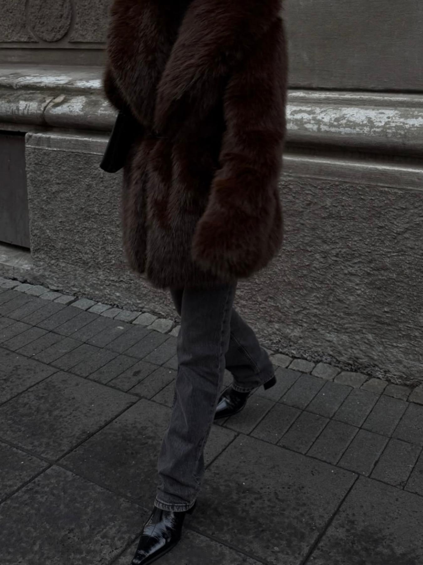 Elegant Women's Faux Fur Coat, Warm Loose-Fitting Jacket for Fall & Winter, Eco-Friendly High-End Style Outerwear