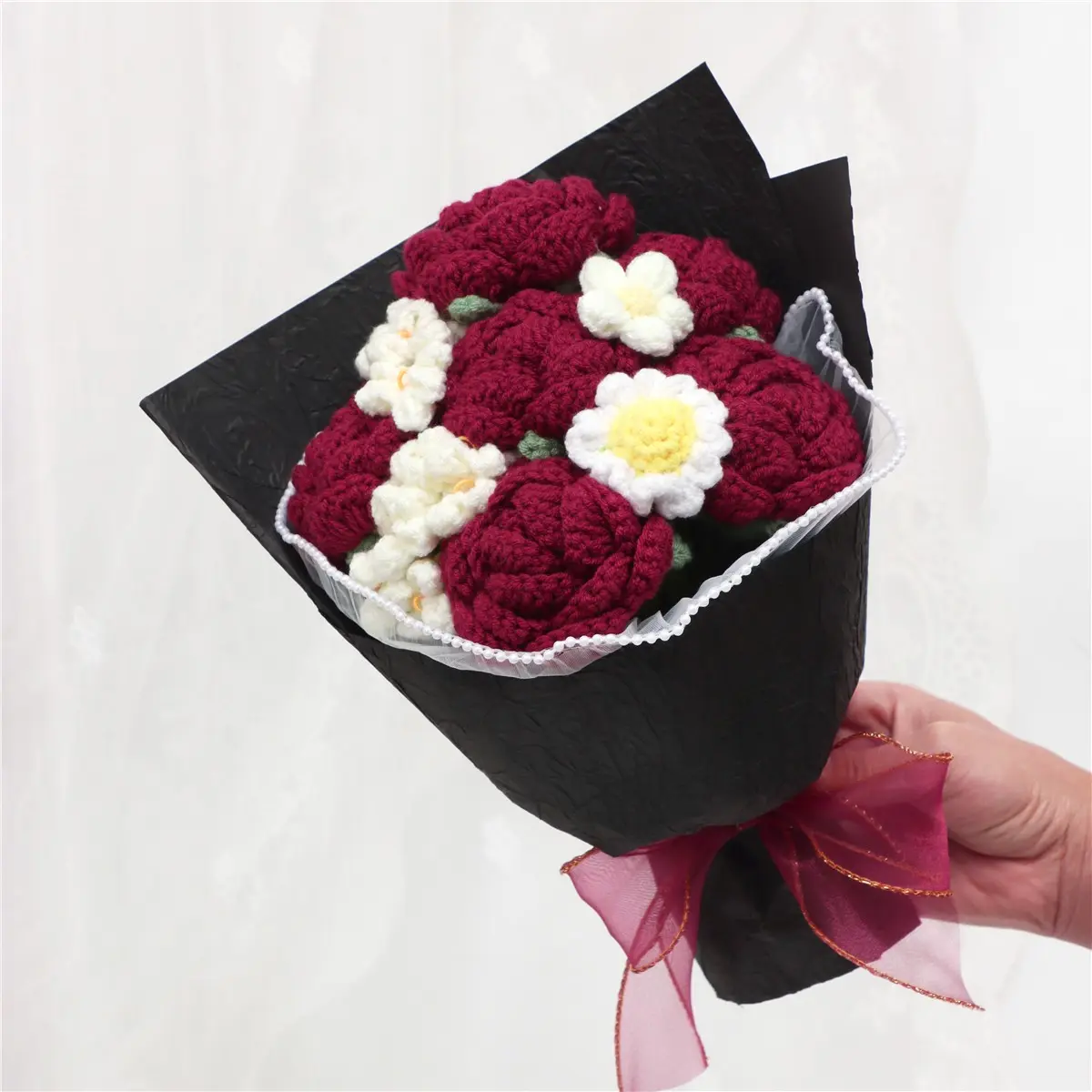 Handmade Crochet Rose and Daisy Bouquet, Durable Artificial Flowers for Valentine's Day, Mother's Day, Graduation, Wedding Party Gifts, Home Decor
