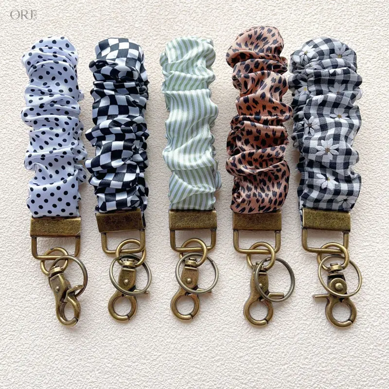 New Fabric Elastic Scrunchie Wrist Strap 2PC Keychain, Multi-Functional European American Style Hair Tie Key Ring, Back To School Essential Accessory For Teachers Students, Portable Dual-Use Hair Band & Key Holder Daily,Christmas,Themed,Labubu,plush,bunny