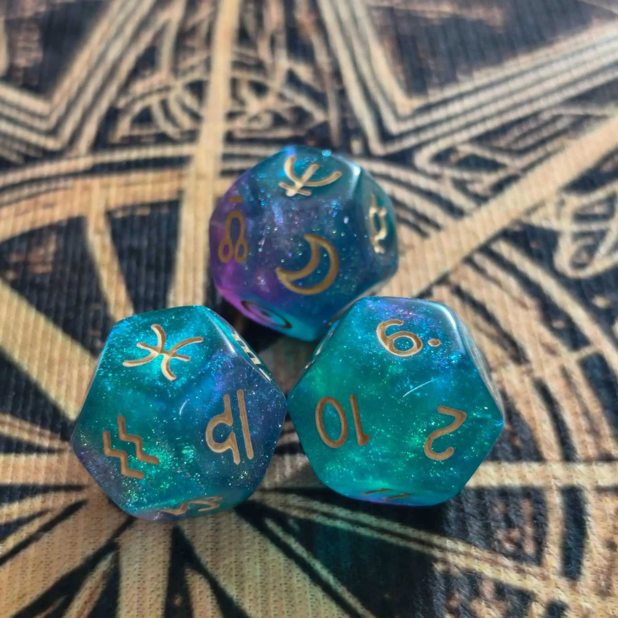 Astrology Dice Set, Includes Zodiac, Planets, and Numbers, Twelve-Sided Divination Tool, Perfect for Party Activities, Fun Astrology Game