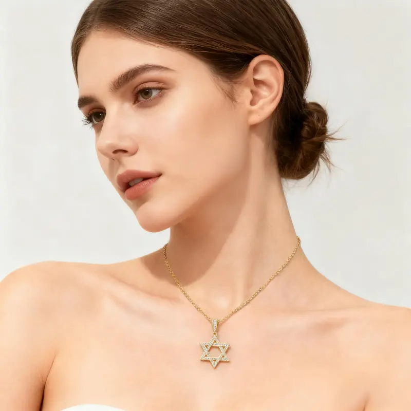Soco Diamond-encrusted hexagram necklace for men, simple and versatile accessory DDXL0096, copper plated with real gold, fashionable and unique hip-hop hexagram choker for women