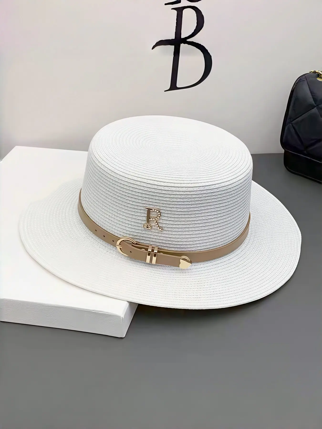 Boho Women's Straw Hat with Leather Buckle, Bohemian Sun Hat, Casual Sun Protection Adjustable Hat for Beach Vacations, Fashionable and Cute Straw Hat for Daily Wear