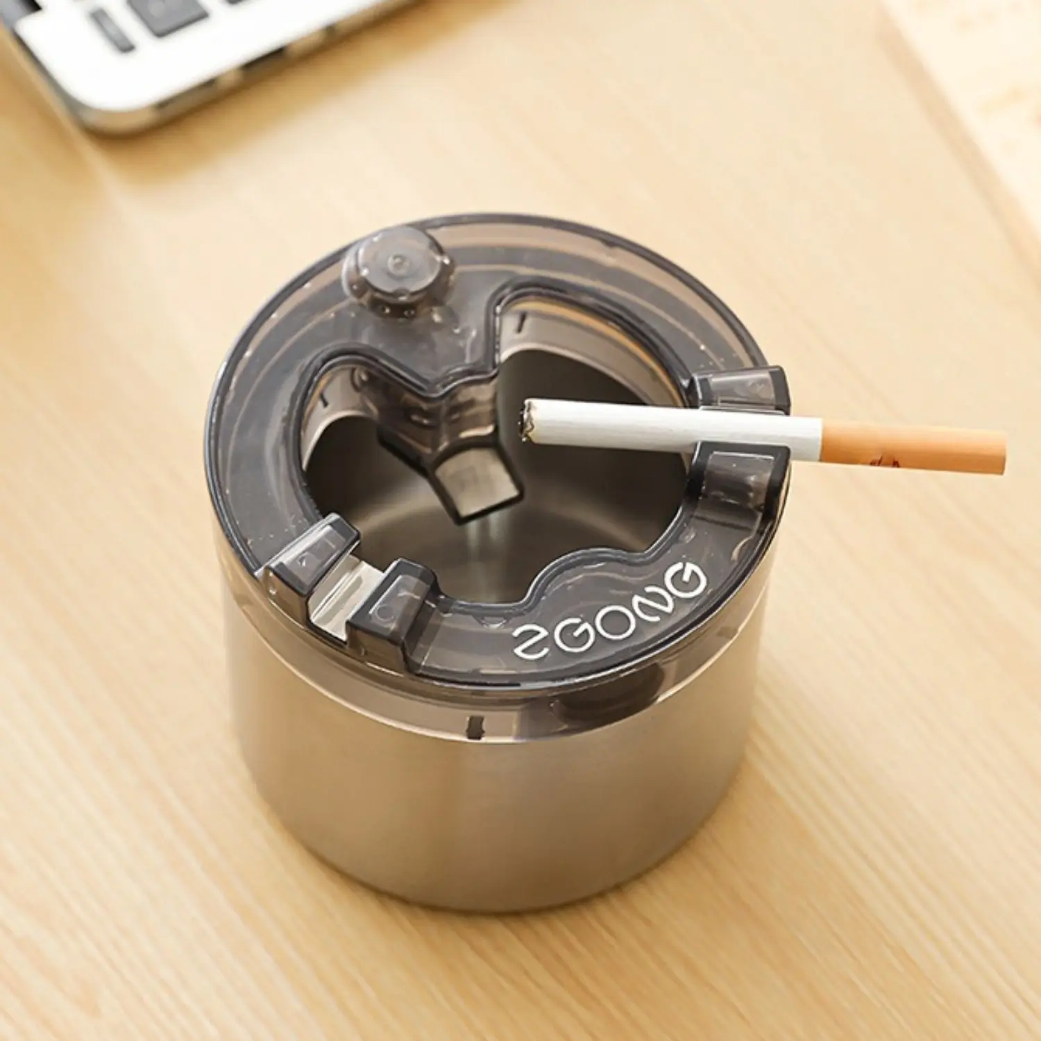 1pc with water tank ashtray, anti-fly ash anti-smoke creative home car funnel with cover personality stainless steel ashtray Cigar with Water Tank Easy Cleaning