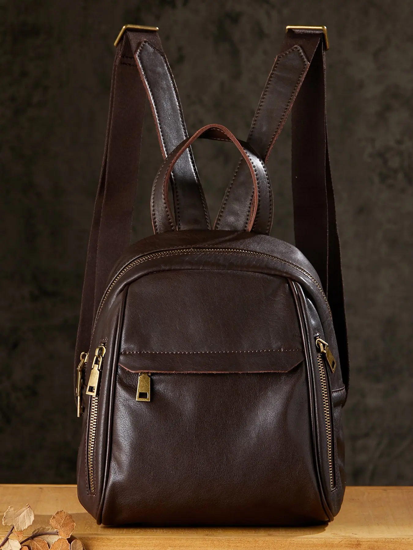 Handmade Leather Backpack for Women, Fashionable Plant-Tanned Cowhide Small Bag, Casual Large Capacity Bookbag for Men and Women