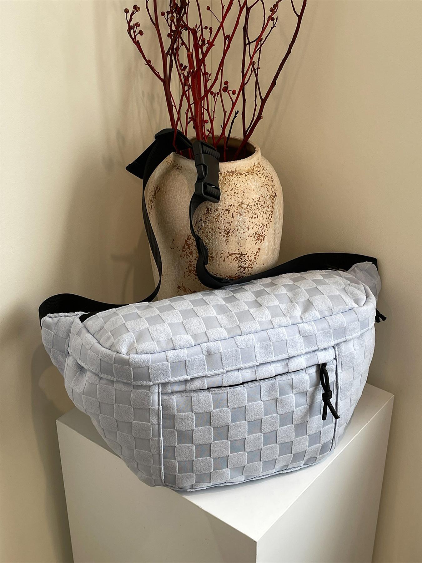 Women's Fashionable Large Capacity Embossed Textured Zipper Belt Bag, Casual Commuter Versatile Plain Fanny Packs, Simple All-match Bum Bag