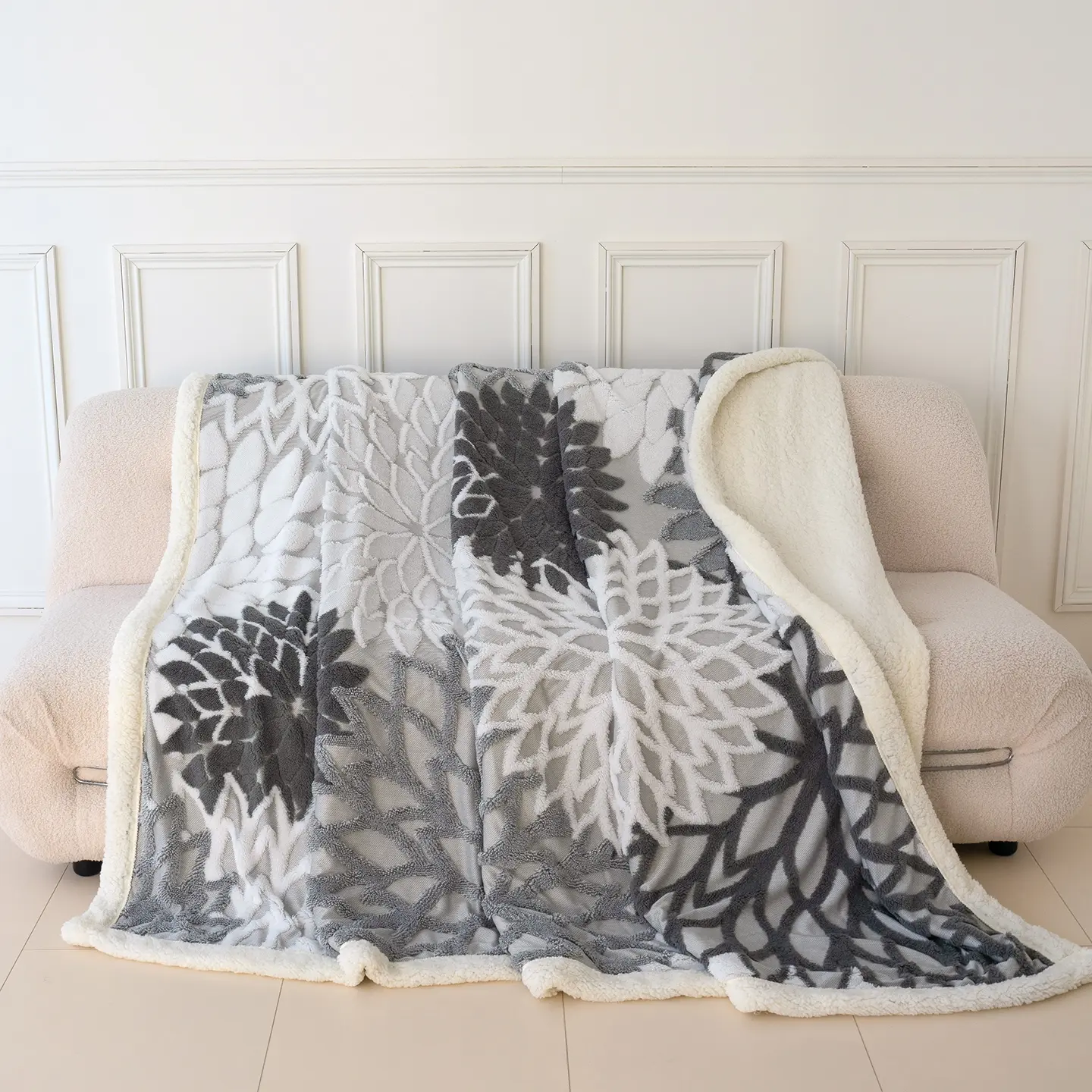 New Hollow Out Jacquard Lamb Fleece Blanket, Thick Warm Comfortable Skin-Friendly Not Heavy, Suitable for Bedroom Living Room Office Nap Sofa